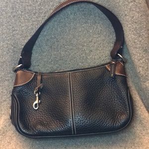Classic Dooney and brourke all weather leather bag